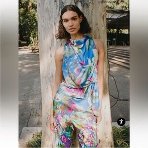 Spring 🌺 NWT ZARA SATIN EFFECT
TROPICAL 
TOP S ,XS and M
🚨firm price no discount